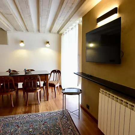 Luxury Cernaia Home Alloggio Di Charme Nel Centro Storico Genua