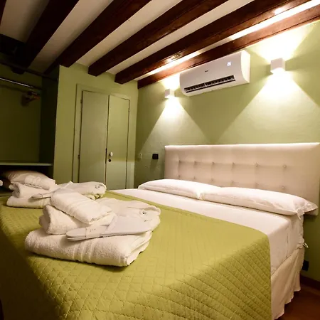 Luxury Cernaia Di Charme Nel Centro Storico Genova