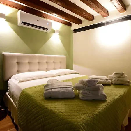 Apartman Luxury Cernaia Di Charme Nel Centro Storico *