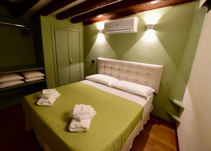 Apartmán Luxury Cernaia Di Charme Nel Centro Storico Janov