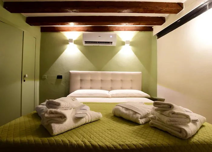 Apartman Luxury Cernaia Di Charme Nel Centro Storico