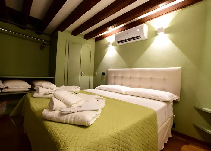 Luxury Cernaia Di Charme Nel Centro Storico Genova