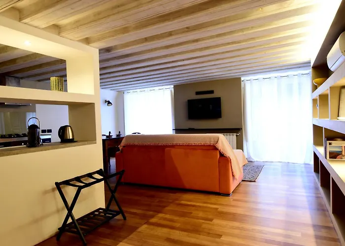 Luxury Cernaia Di Charme Nel Centro Storico Lejlighed