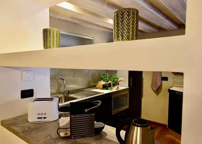 Luxury Cernaia Di Charme Nel Centro Storico Apartmán *