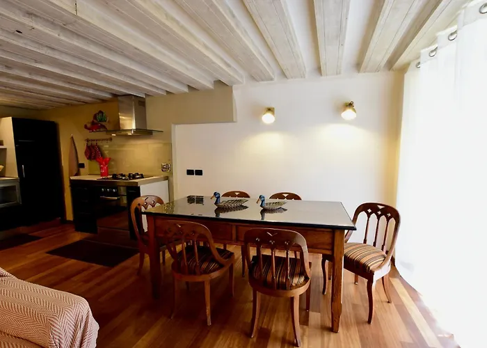 Luxury Cernaia Di Charme Nel Centro Storico Genova