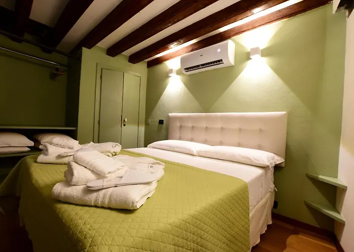 Apartmán Luxury Cernaia Di Charme Nel Centro Storico *